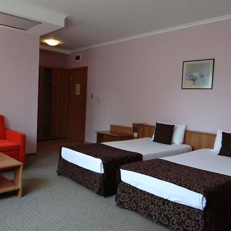 Hotel Real Plovdiv Bagian luar foto