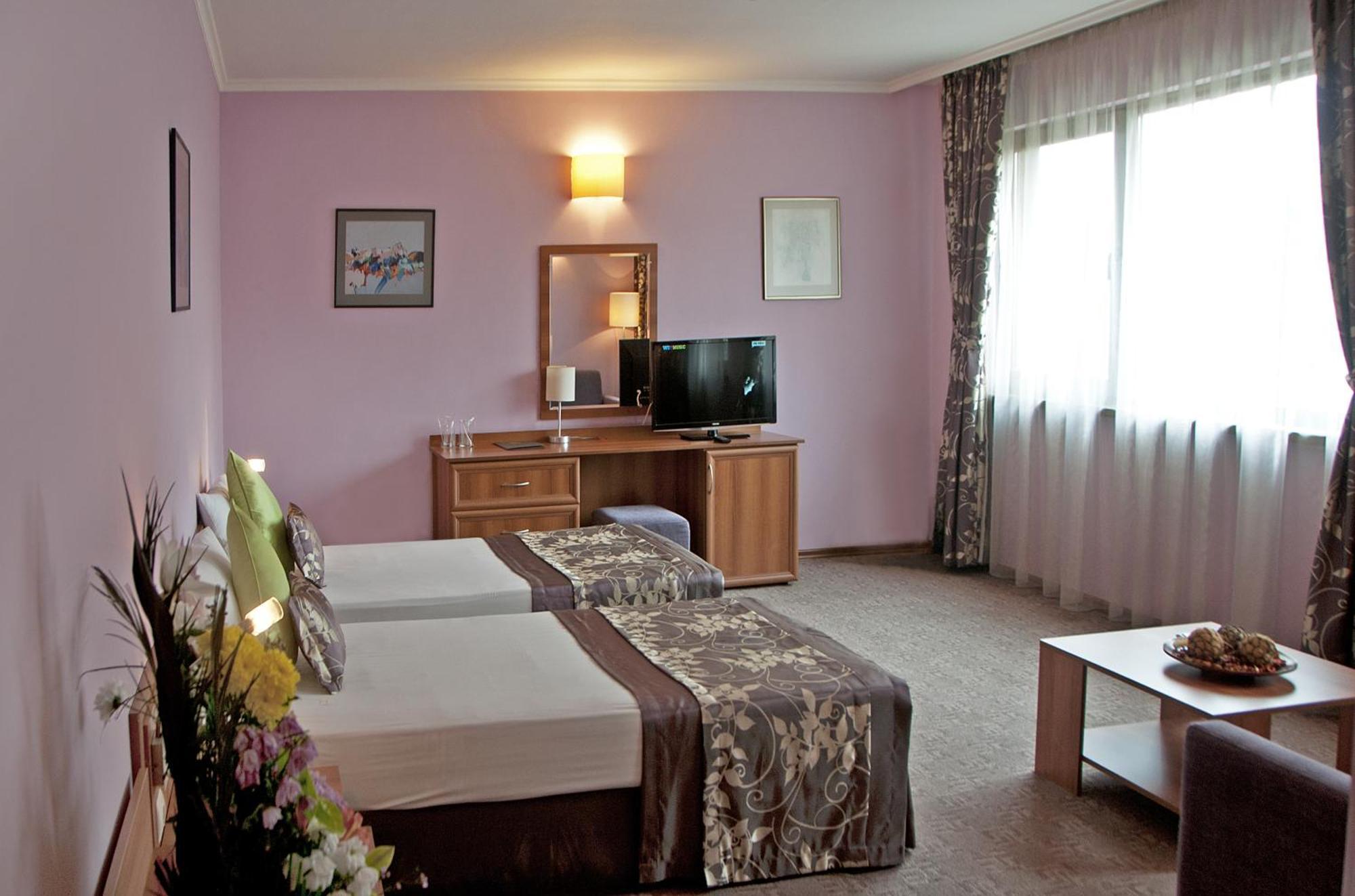Hotel Real Plovdiv Bagian luar foto
