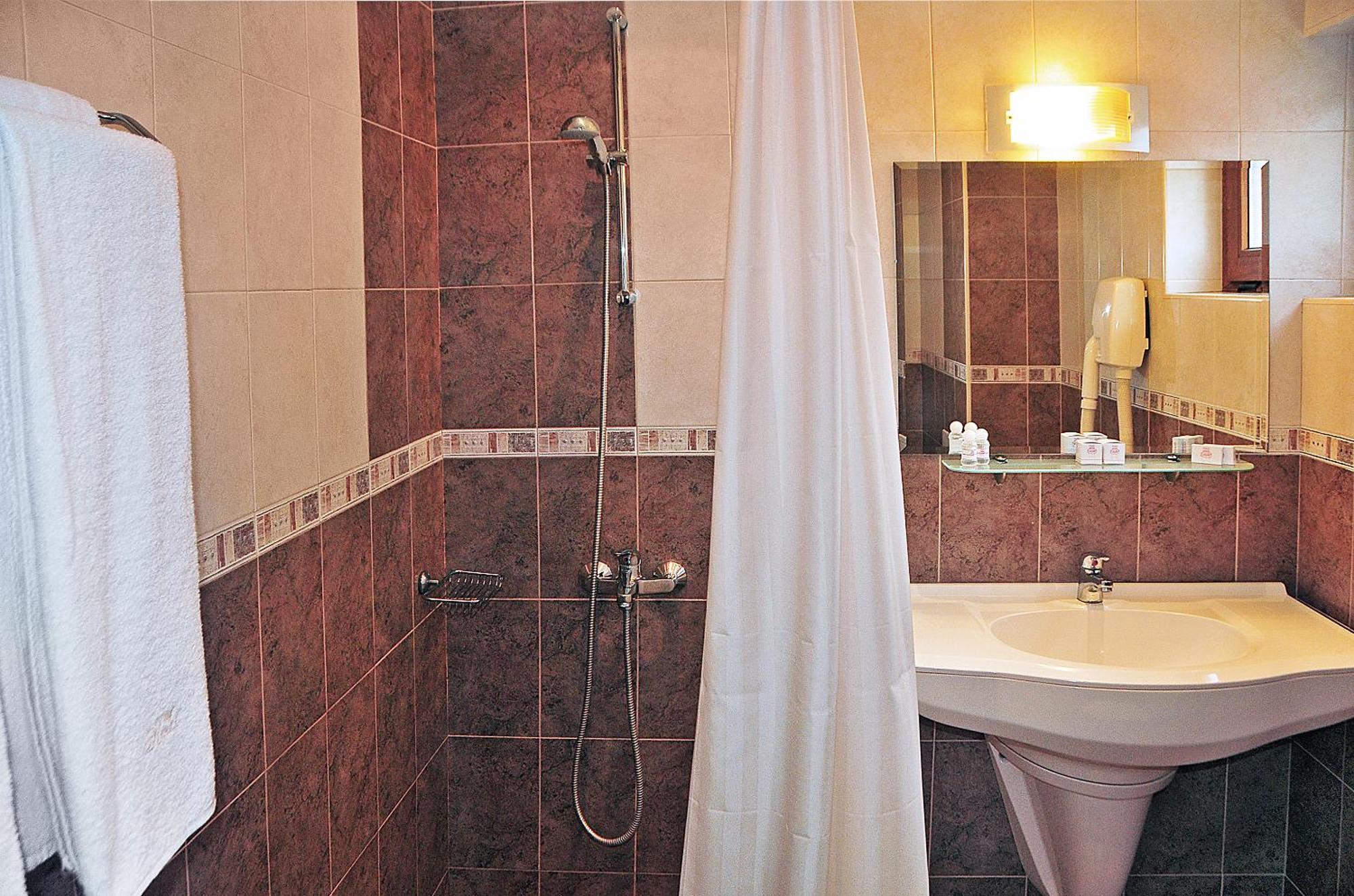 Hotel Real Plovdiv Bagian luar foto