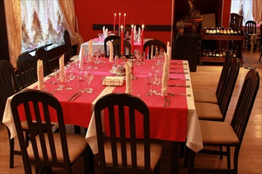 Hotel Real Plovdiv Bagian luar foto