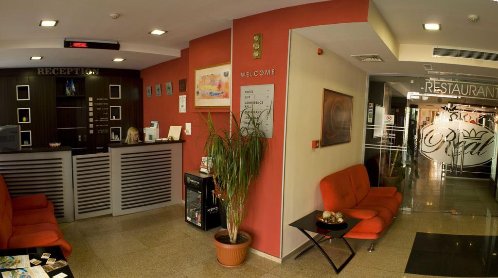 Hotel Real Plovdiv Bagian luar foto