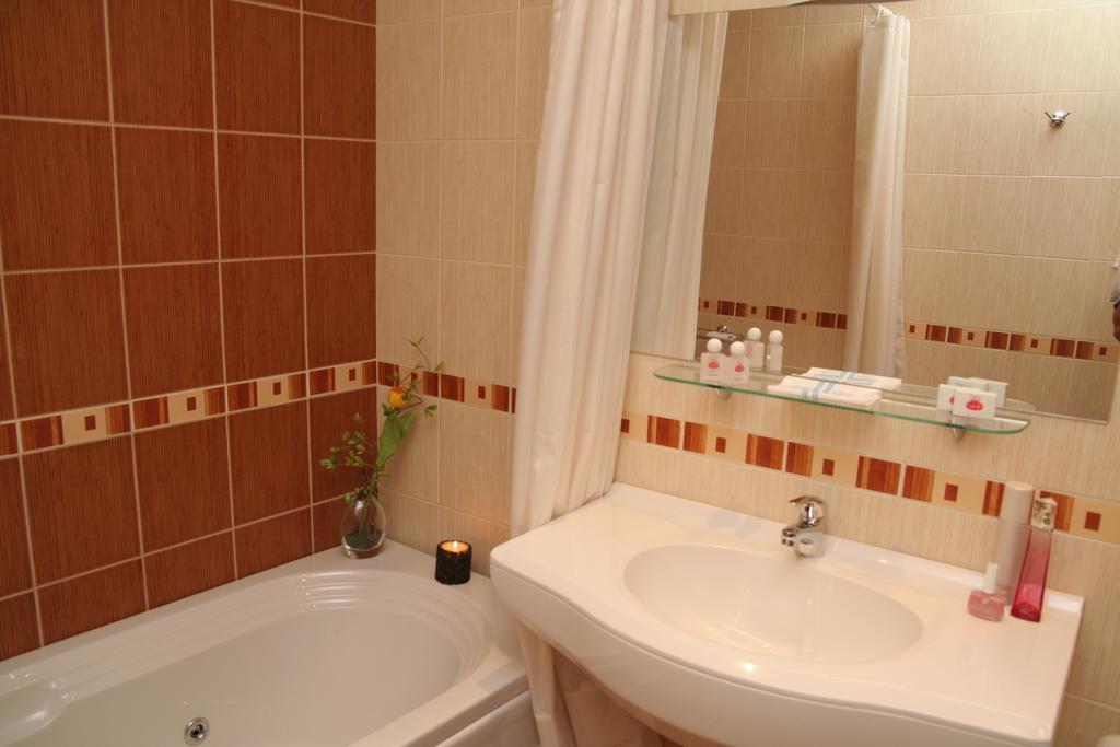 Hotel Real Plovdiv Bagian luar foto