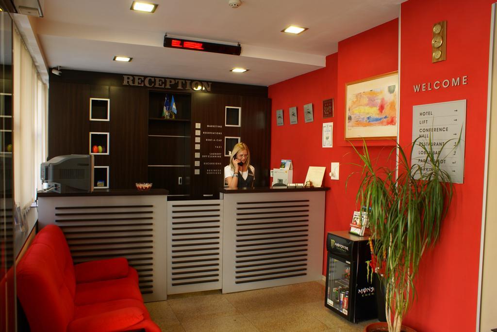 Hotel Real Plovdiv Bagian luar foto