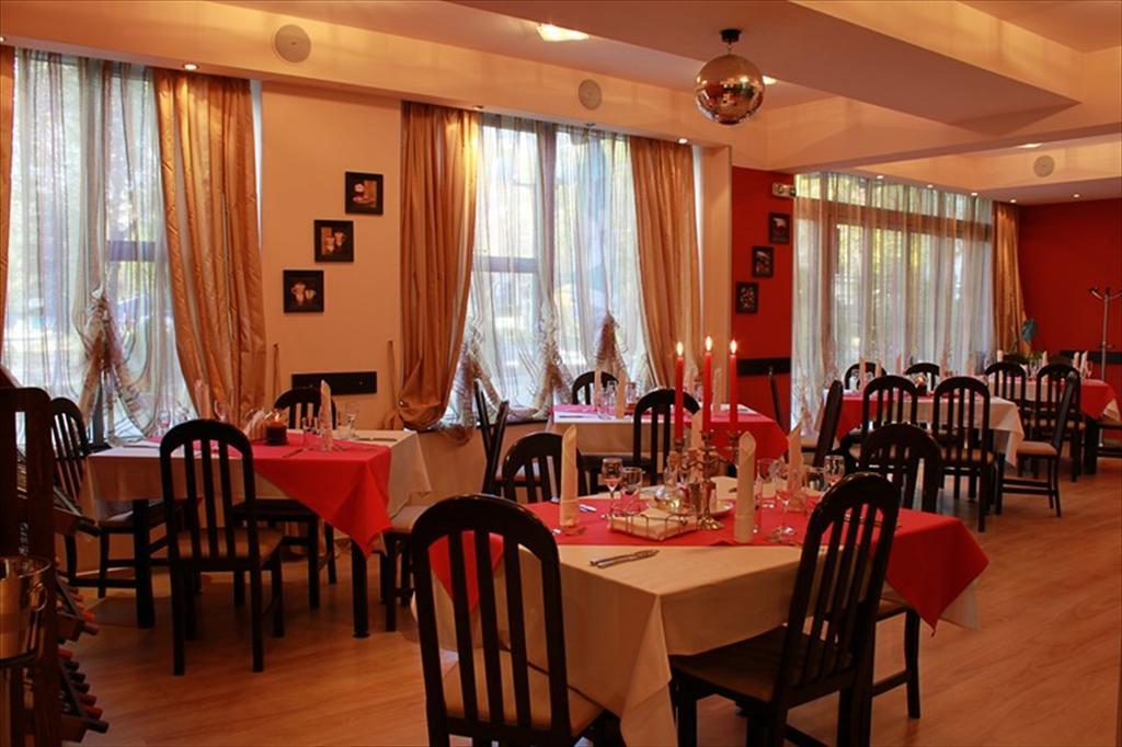 Hotel Real Plovdiv Bagian luar foto