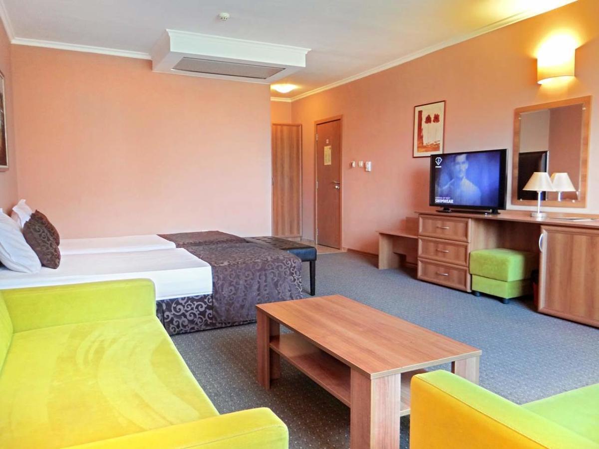 Hotel Real Plovdiv Bagian luar foto